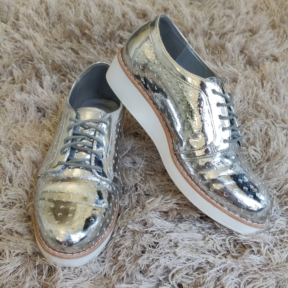 Fergalicious women's everly woven Oxford